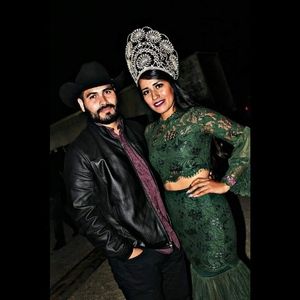 Meet your Posher, Flores